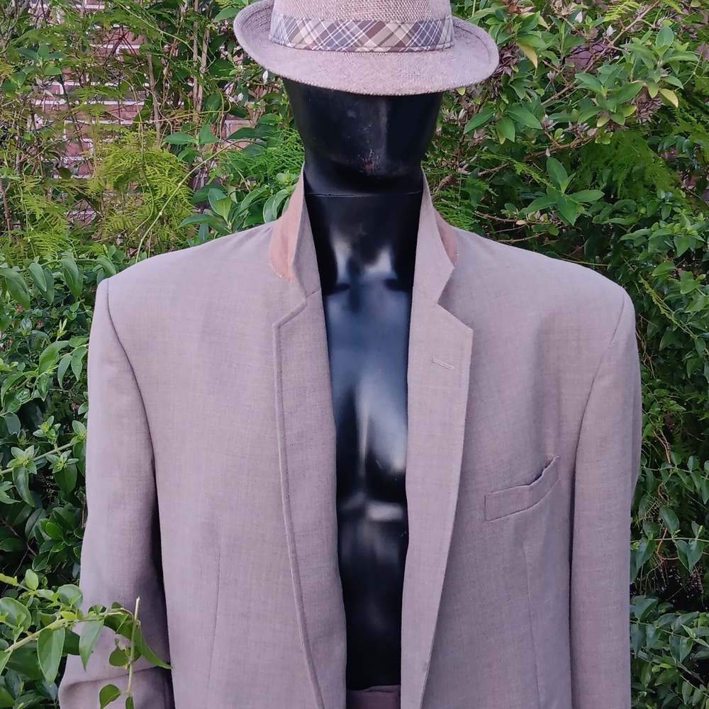 NEW ENGLAND COLLECTION MEN'S VINTAGE (2) BUTTON BLAZER W/GOLD BUTTON ACCENTS